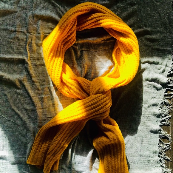 Lightweight Yellow Scarf - Picture 5 of 5